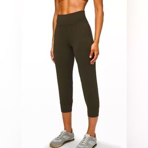 GUC. Align Jogger Crop- 23”. Color: Black. Size: 6.